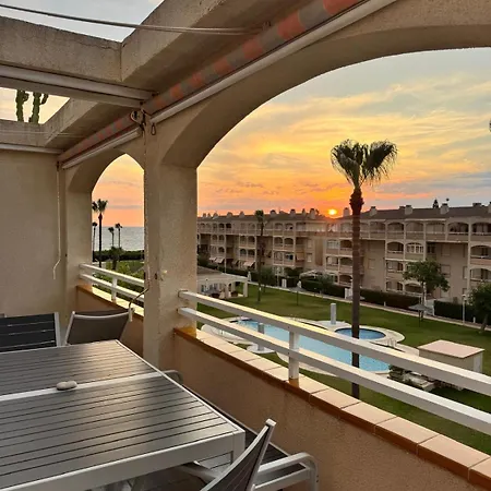 ático En Urb Bahía De De Vacaciones Mar Por Medio Appartamento